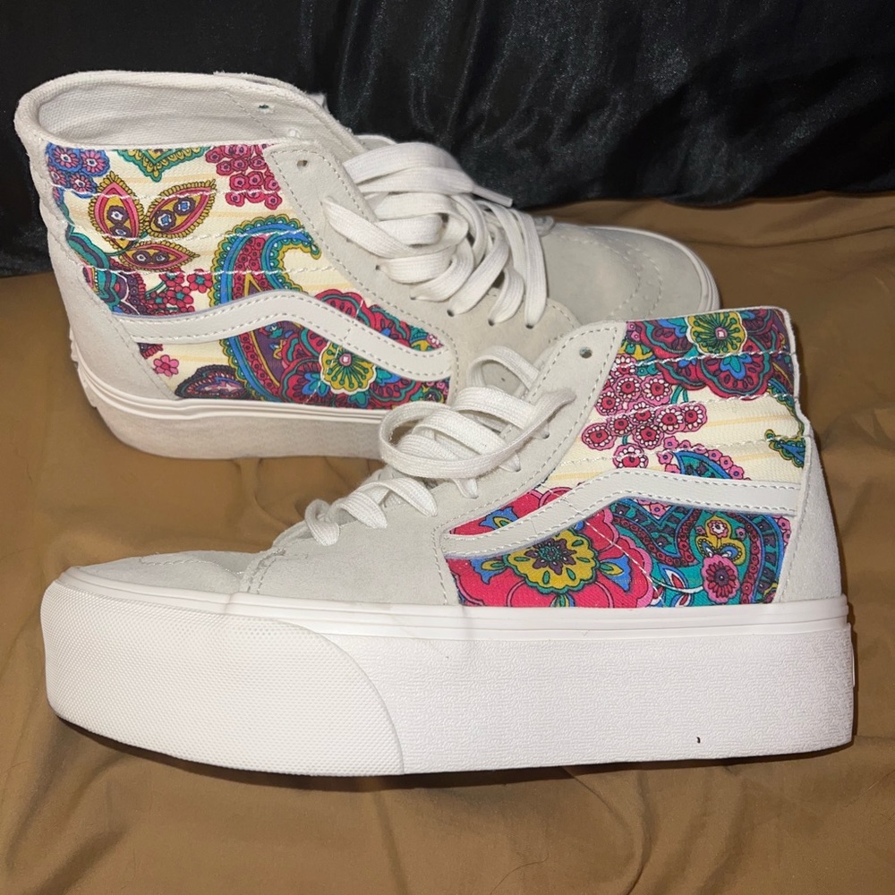 Vans Sk8-Hi Tapered Stackform in Paisley.